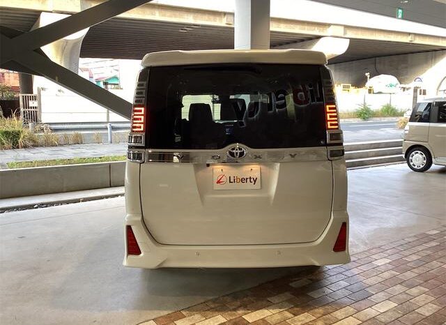 
								TOYOTA VOXY 2020 full									