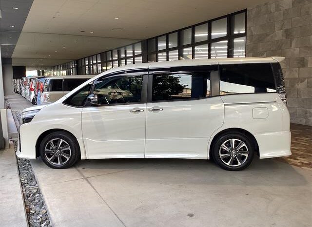 
								TOYOTA VOXY 2020 full									