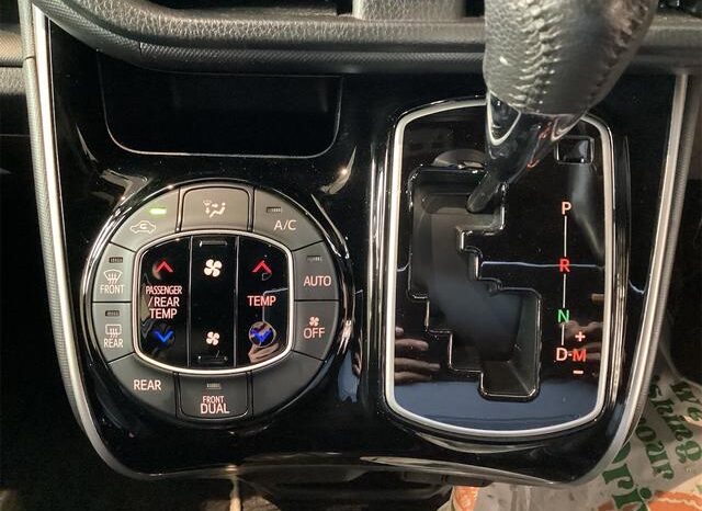 
								TOYOTA VOXY 2020 full									