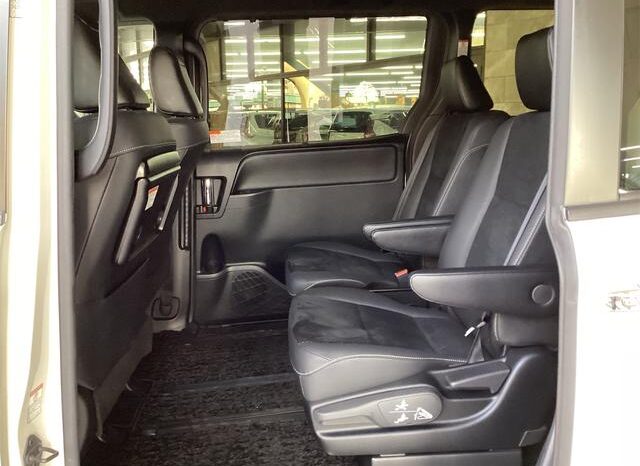 
								TOYOTA VOXY 2020 full									