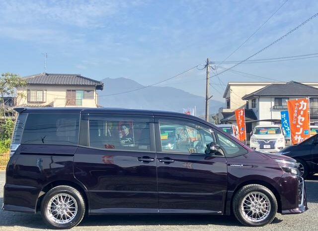 
								TOYOTA VOXY 2016 full									