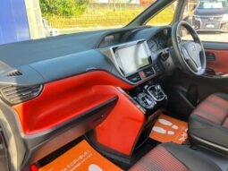 
										TOYOTA VOXY 2016 full									