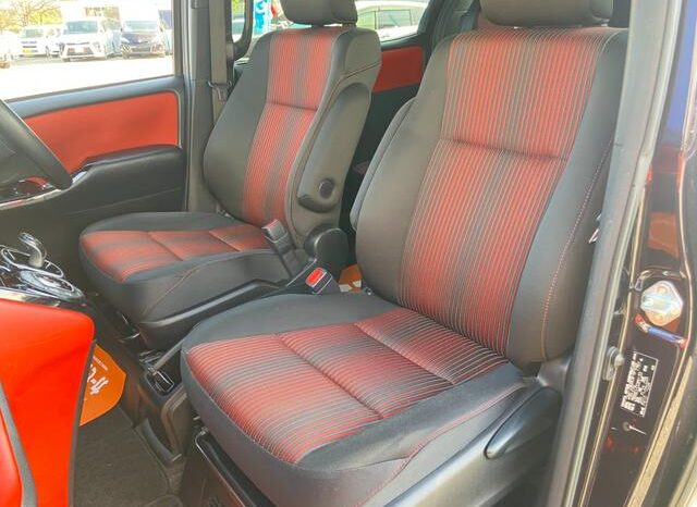 
								TOYOTA VOXY 2016 full									