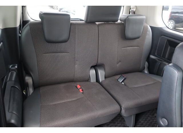 
								TOYOTA VOXY 2013 full									