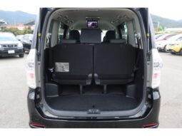 
										TOYOTA VOXY 2013 full									