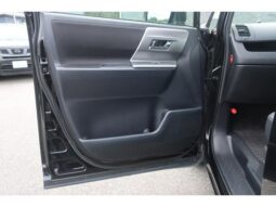 
										TOYOTA VOXY 2013 full									