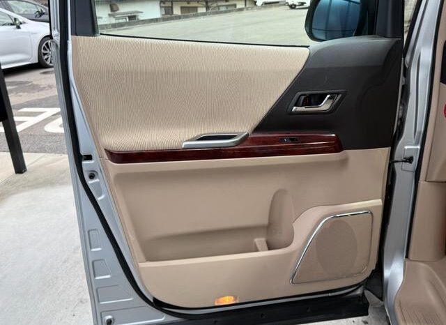 
								TOYOTA VELLFIRE 2008 full									