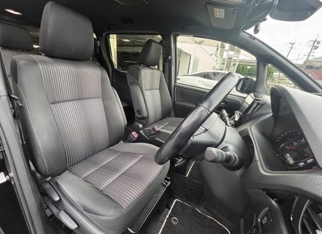 
								TOYOTA VOXY 2018 full									