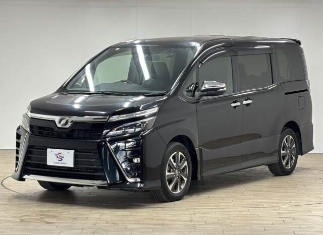 
								TOYOTA VOXY 2018 full									