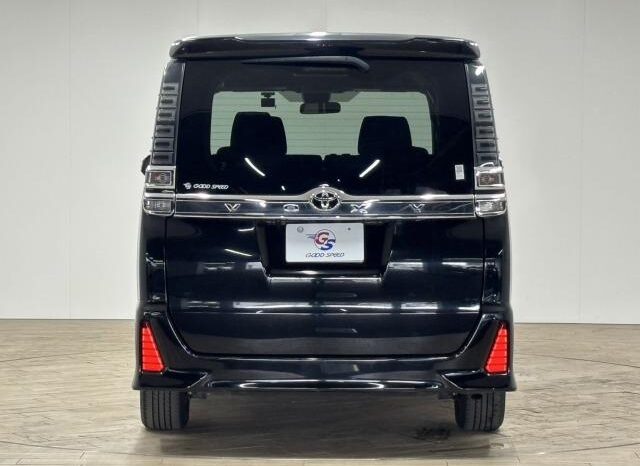 
								TOYOTA VOXY 2018 full									