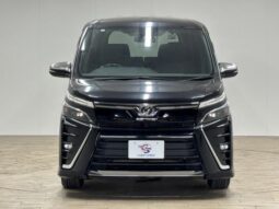
										TOYOTA VOXY 2018 full									