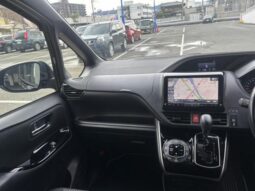 
										TOYOTA VOXY 2018 full									