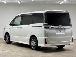 
										TOYOTA VOXY 2018 full									