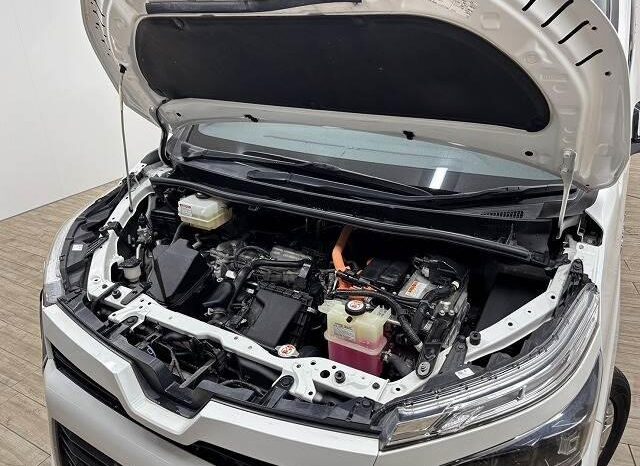 
								TOYOTA VOXY 2018 full									