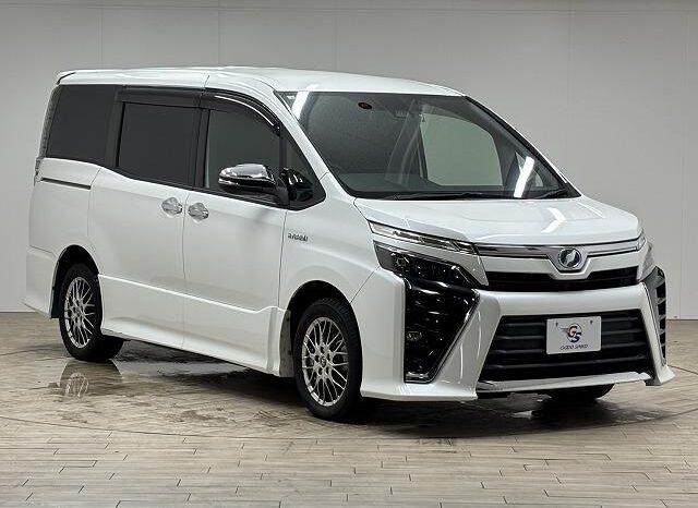 
								TOYOTA VOXY 2018 full									