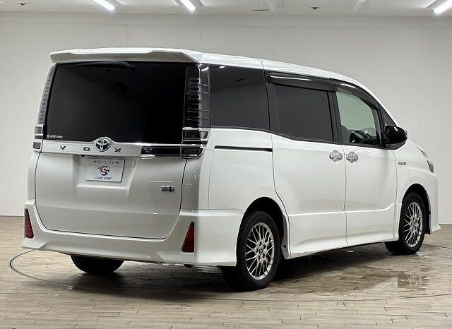 
								TOYOTA VOXY 2018 full									