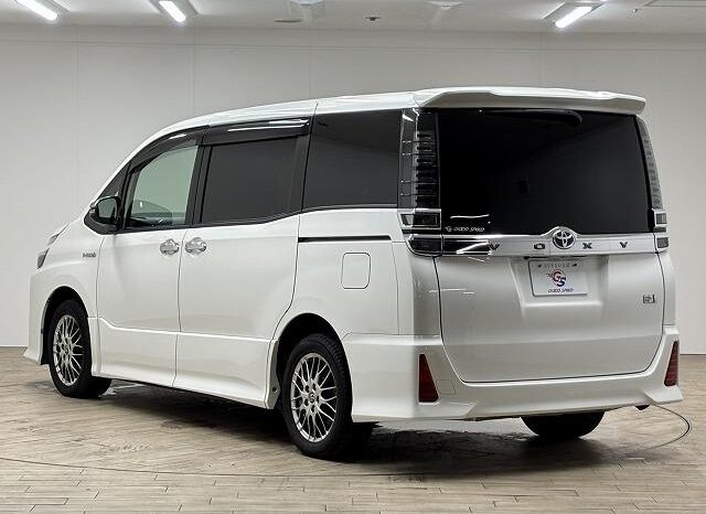 
								TOYOTA VOXY 2018 full									