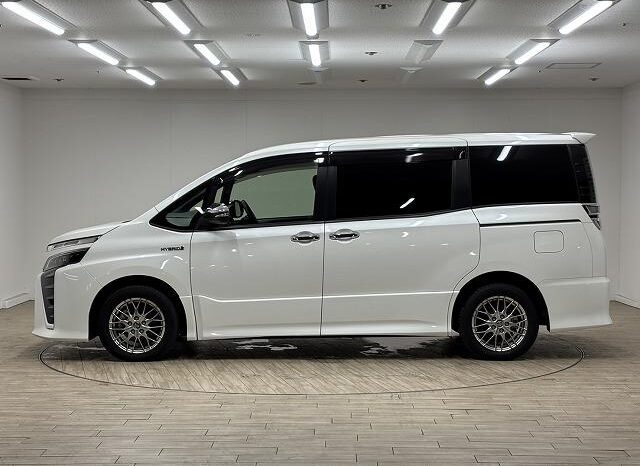 
								TOYOTA VOXY 2018 full									