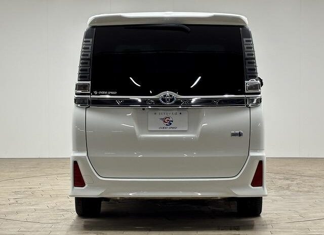 
								TOYOTA VOXY 2018 full									