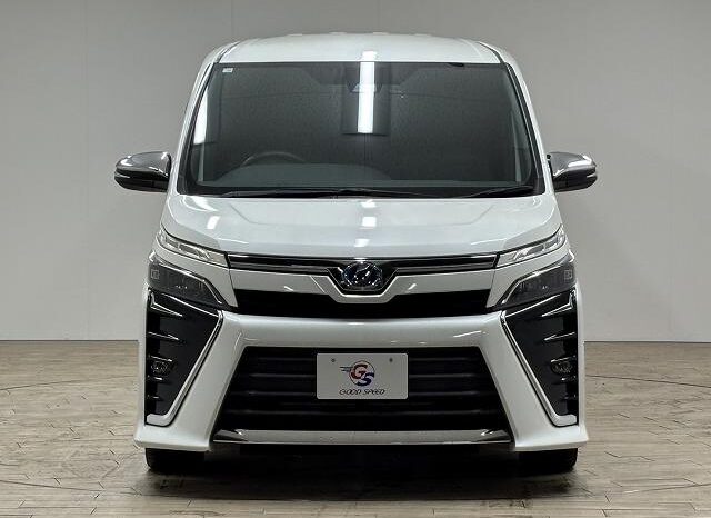 
								TOYOTA VOXY 2018 full									