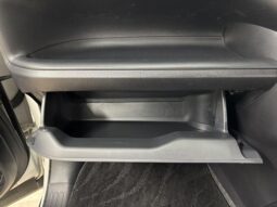 
										TOYOTA VOXY 2018 full									