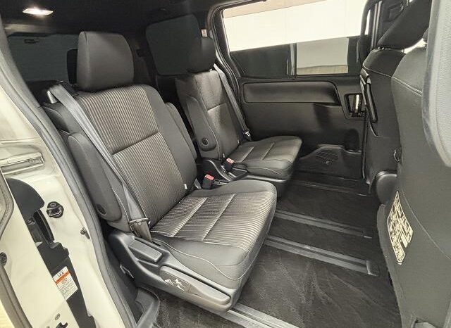 
								TOYOTA VOXY 2018 full									