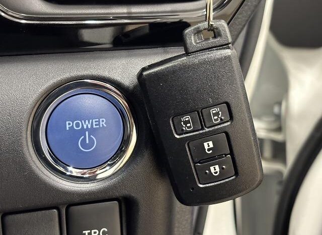 
								TOYOTA VOXY 2018 full									