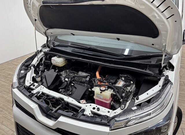 
								TOYOTA VOXY 2018 full									