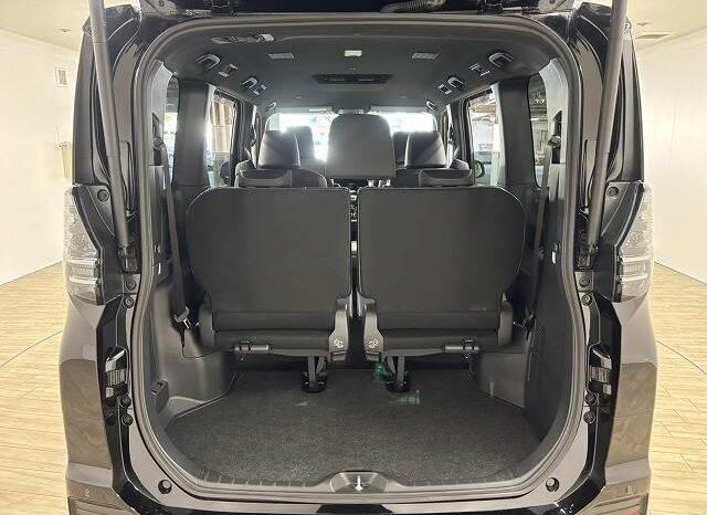 
								TOYOTA VOXY 2024 full									