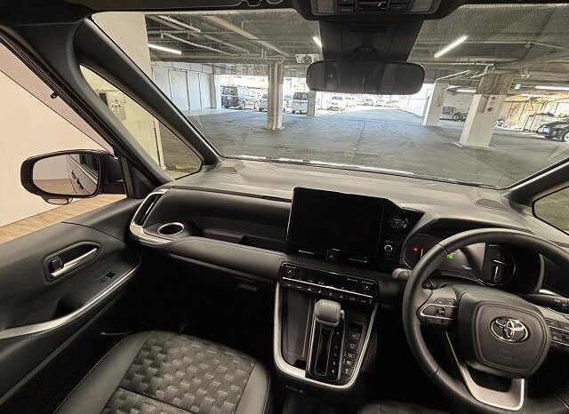 
								TOYOTA VOXY 2024 full									