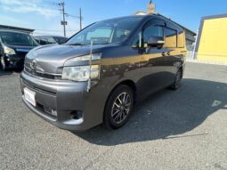 TOYOTA VOVY 2010