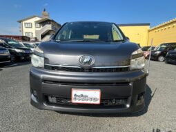 TOYOTA VOVY 2010