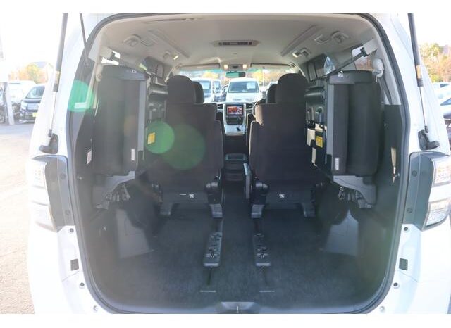 
								TOYOTA VELLFIRE 2011 full									