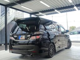 
										TOYOTA VELLFIRE 2011 full									