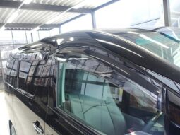 
										TOYOTA VELLFIRE 2011 full									