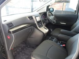 
										TOYOTA VELLFIRE 2011 full									