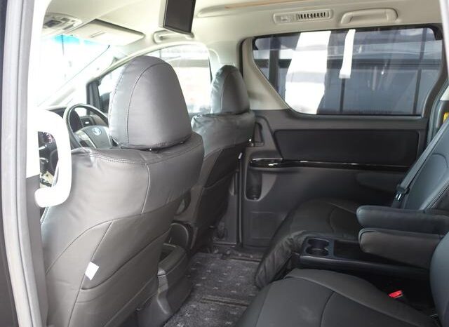
								TOYOTA VELLFIRE 2011 full									