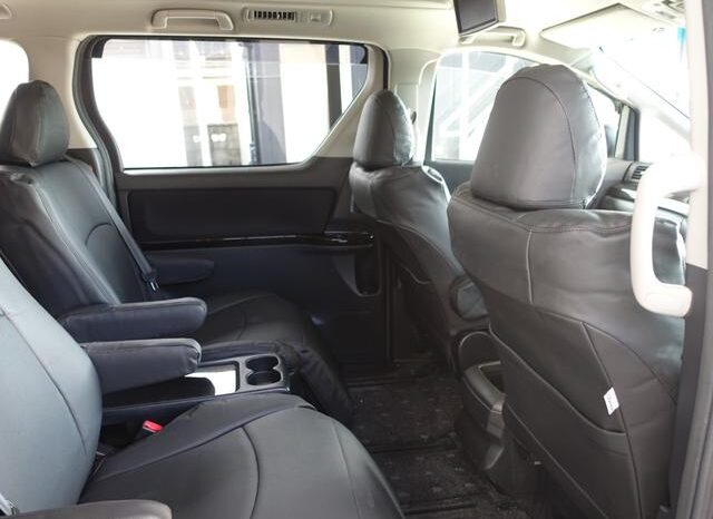 
								TOYOTA VELLFIRE 2011 full									