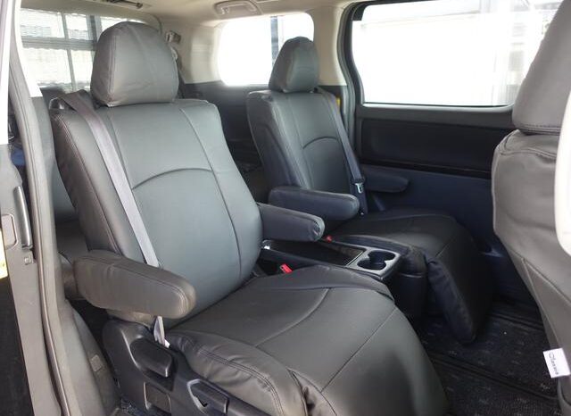 
								TOYOTA VELLFIRE 2011 full									