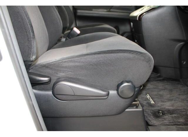 
								TOYOTA VELLFIRE 2012 full									