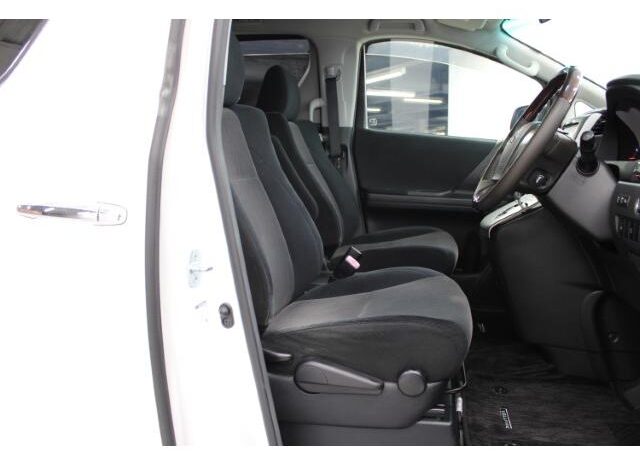 
								TOYOTA VELLFIRE 2012 full									