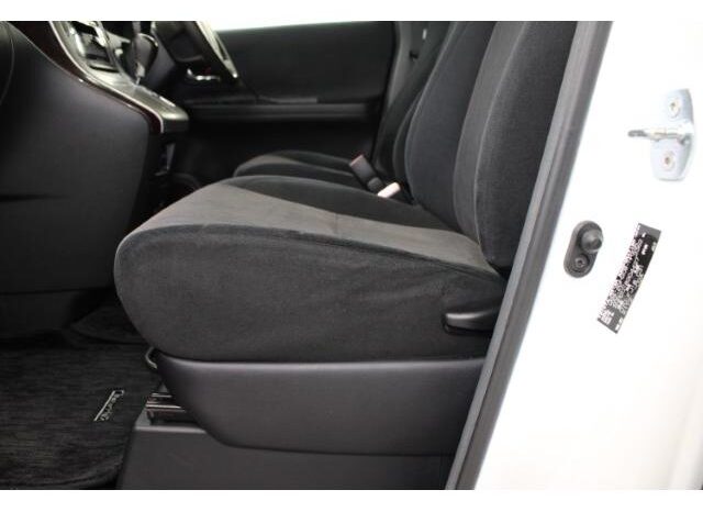 
								TOYOTA VELLFIRE 2012 full									