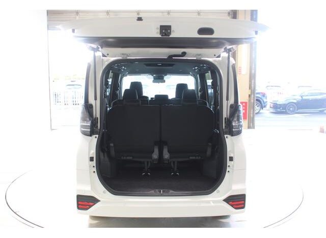 
								TOYOTA VOXY 2024 full									