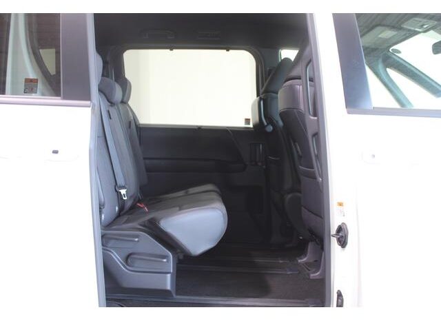 
								TOYOTA VOXY 2024 full									