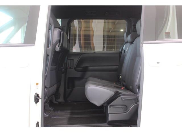 
								TOYOTA VOXY 2024 full									