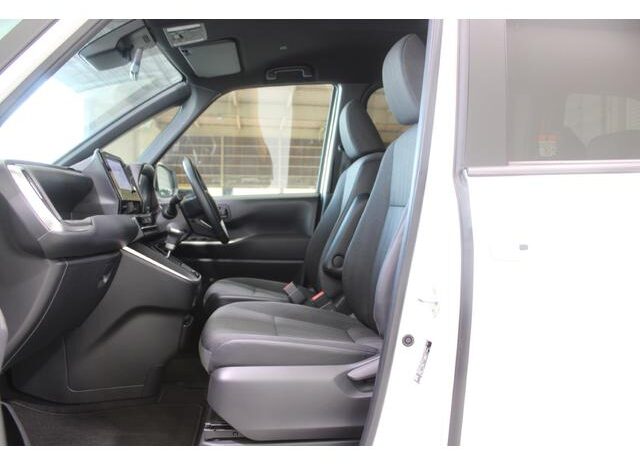 
								TOYOTA VOXY 2024 full									