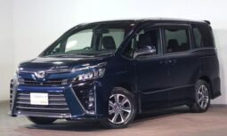 TOYOTA VOXY 2018