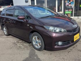 TOYOTA WISH 2011