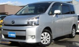 
										TOYOTA VOXY 2012 full									