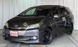 TOYOTA WISH 2015
